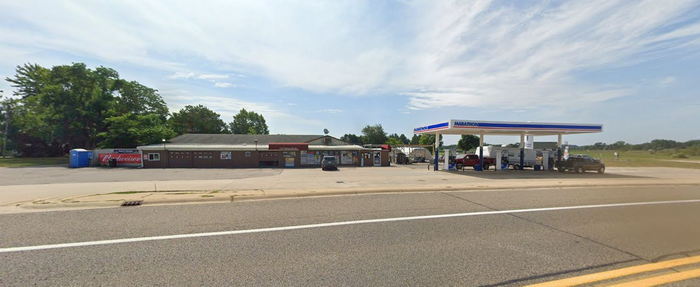 Lore Mac Cabins - 2022 Street View (newer photo)